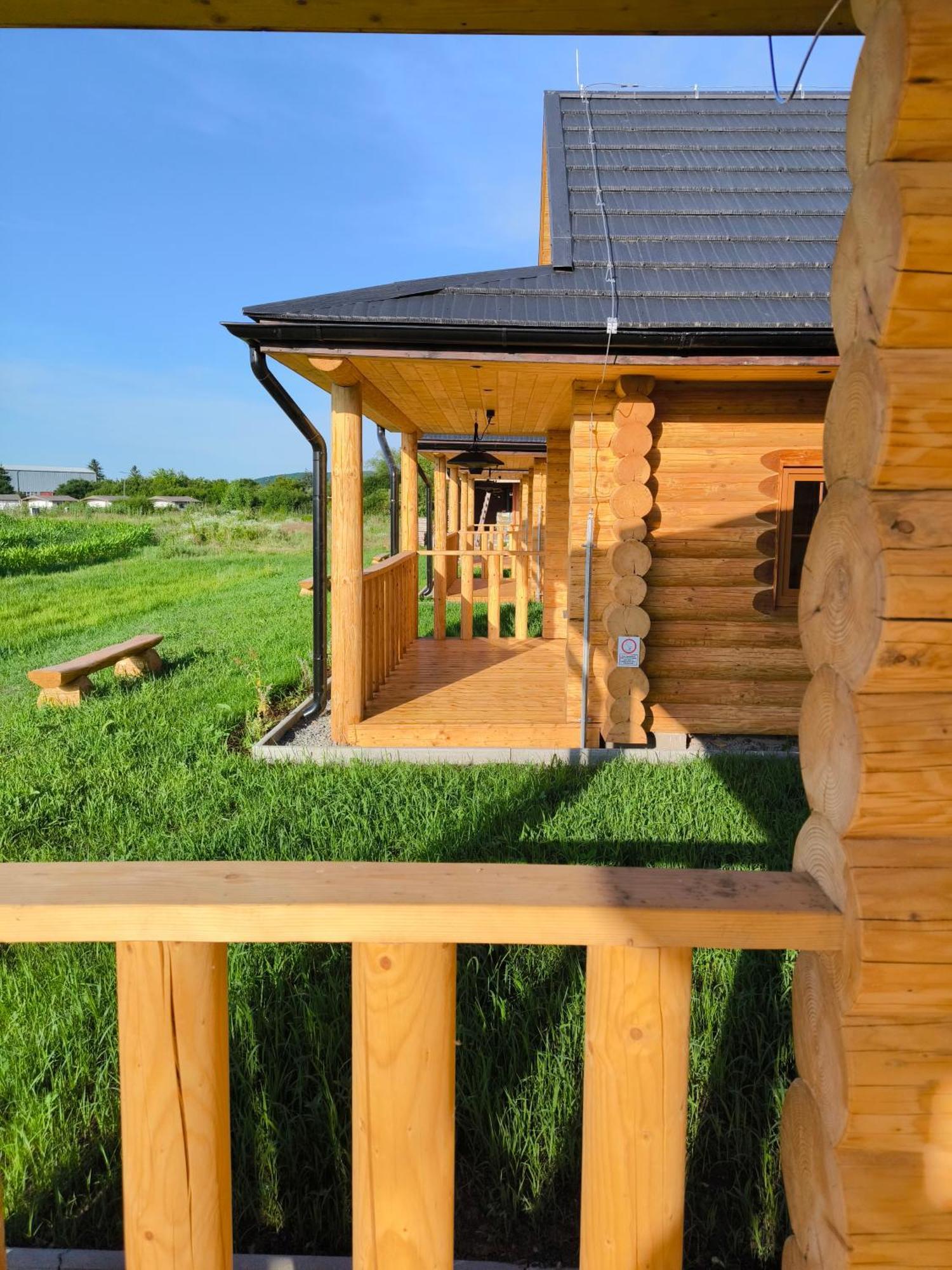 Drevenice Rapovce Novolandia Exterior photo